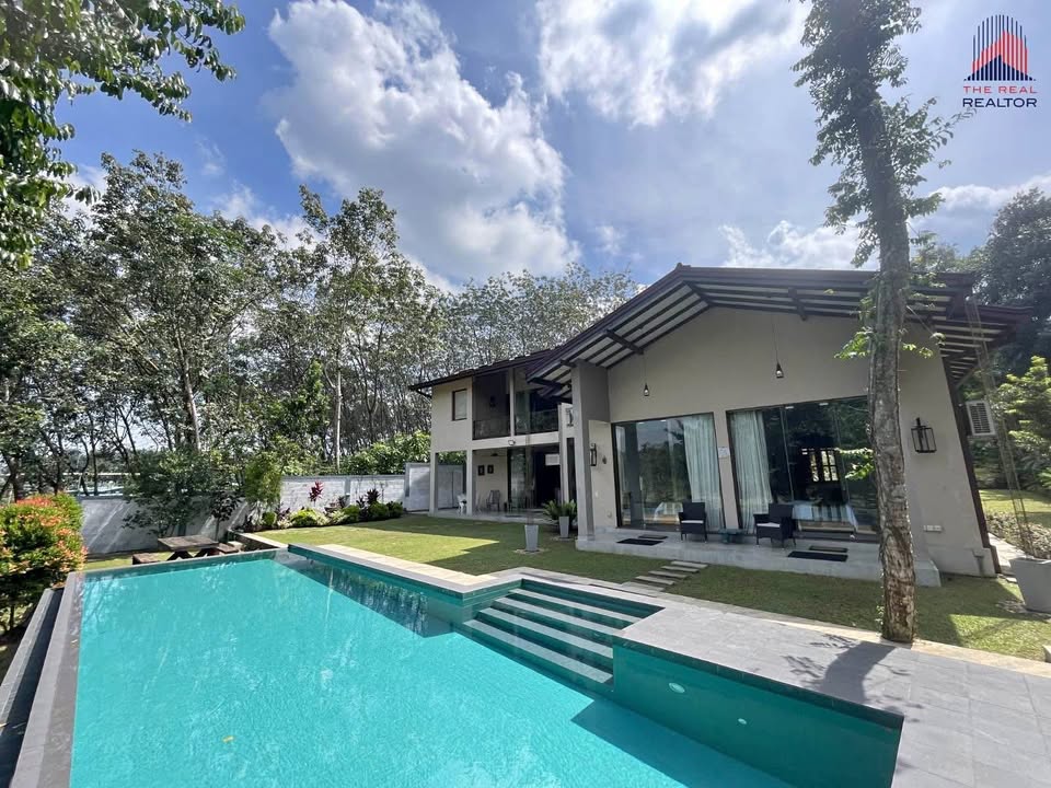 Boutique Villa For Sale in Bandaragama, Overlooking Gammanpila Lake