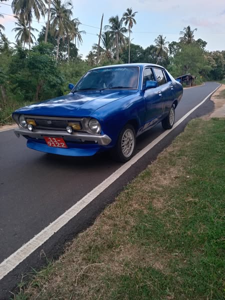 NISSAN SUNNY B211