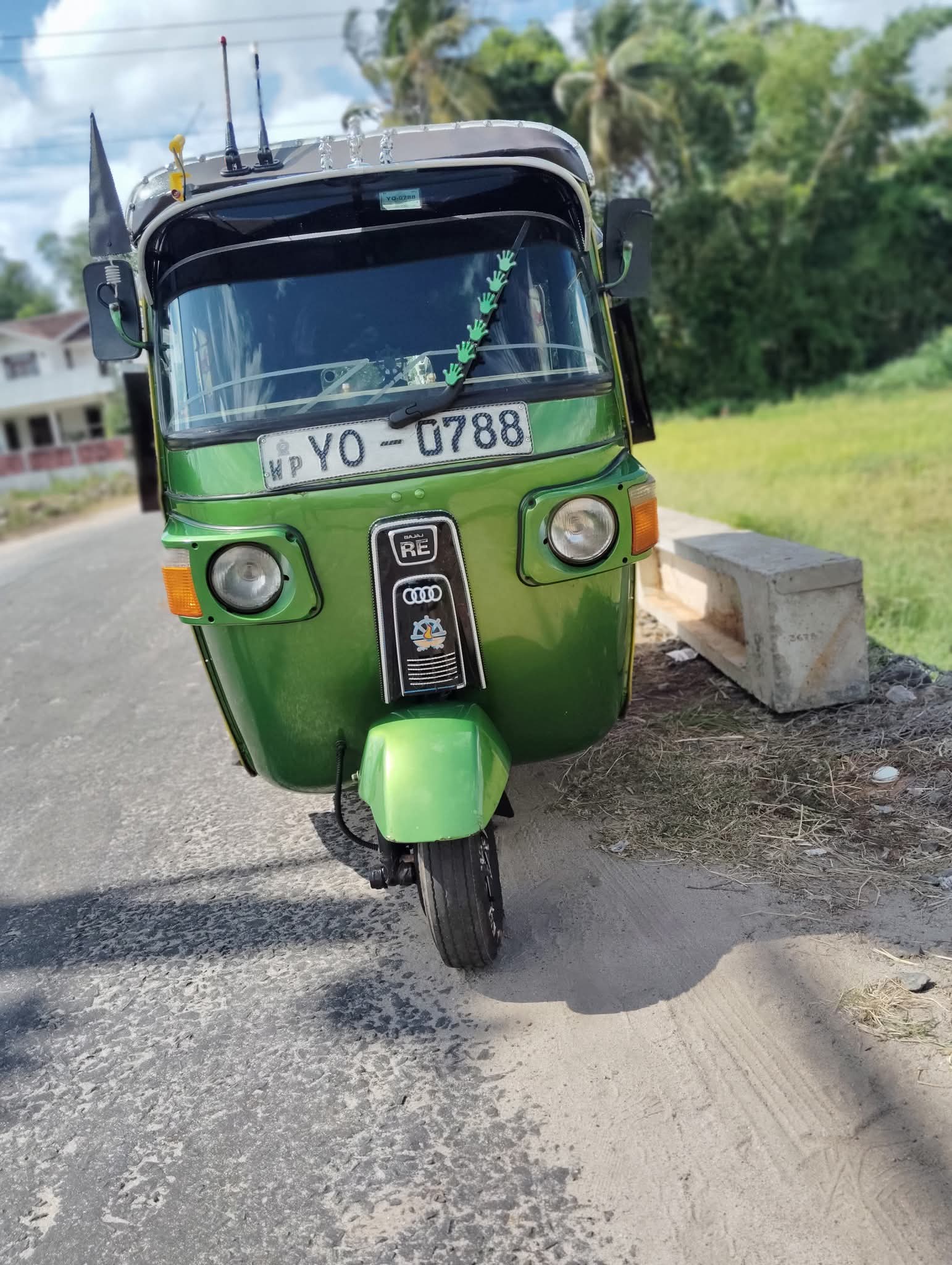 2011 Bajaj Threeweel..