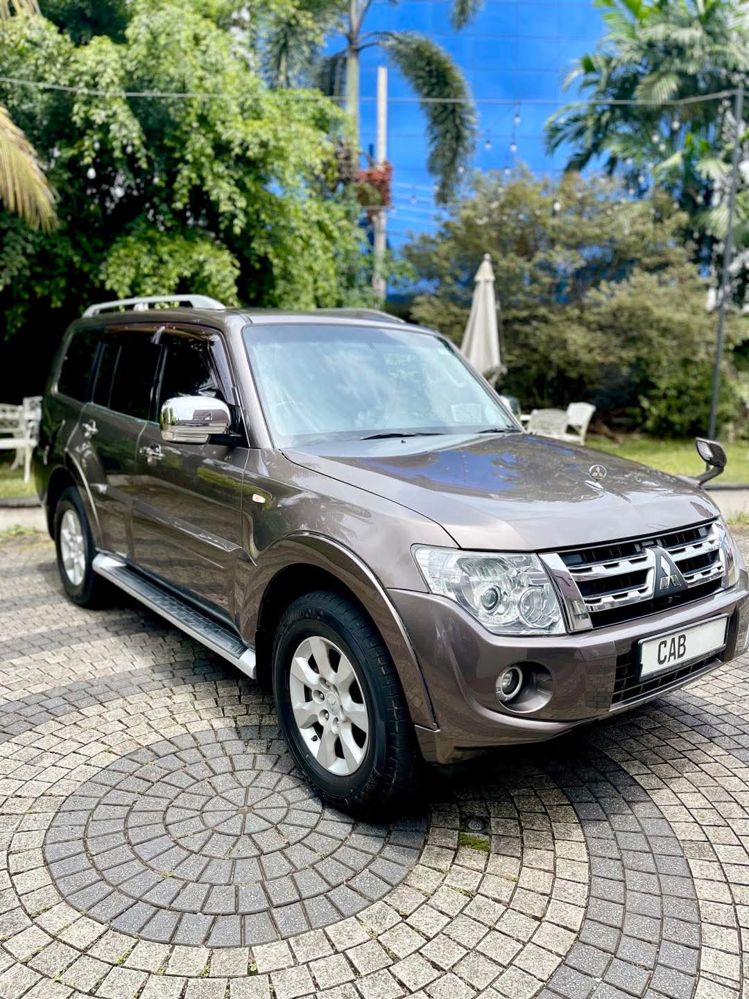 MITSUBISHI MONTERO V98