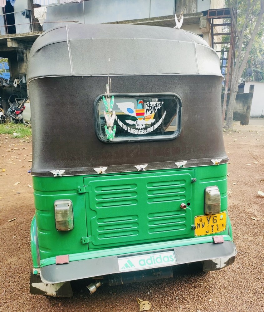 Bajaj 4 stroke Threewheel